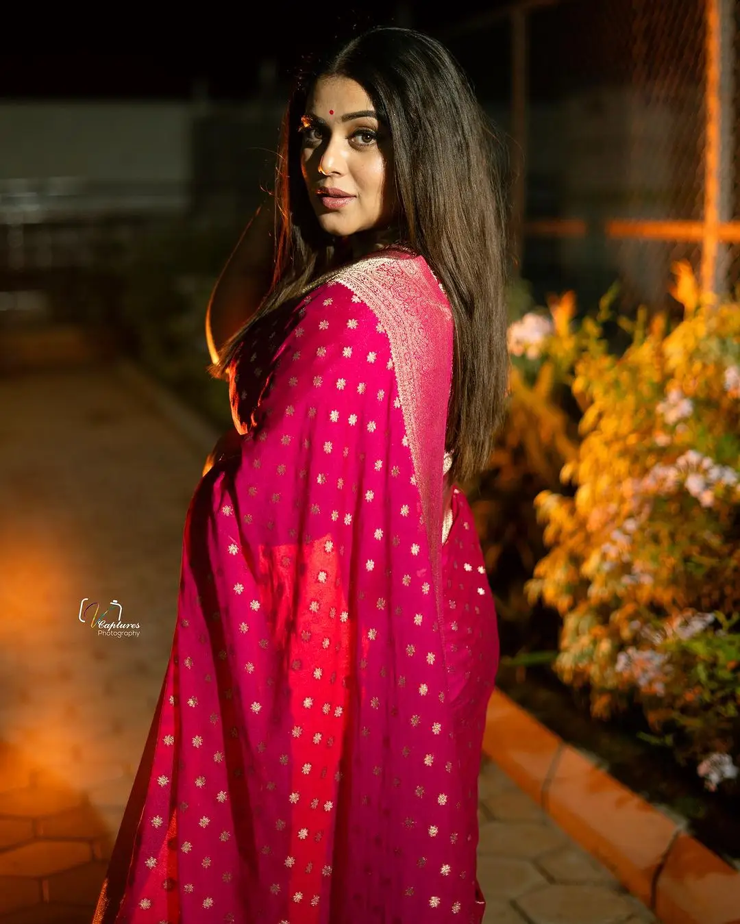 SHAMNA KASIM WEARING BEAUTIFUL EARRINGS JEWELLERY PINK DESIGNER SAREE 5